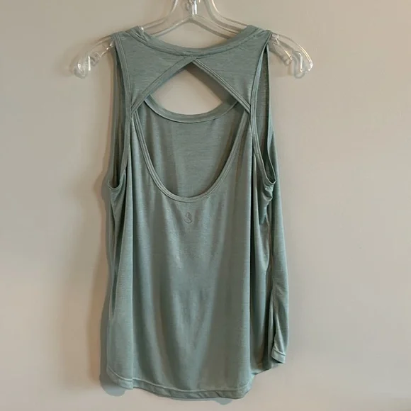 *SOLD* Workout Tank, Size Large - Picture 4 of 5